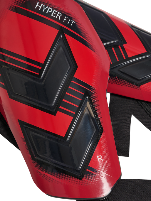 SHIN GUARDS HYPER FIT legghlífar frá Hummel