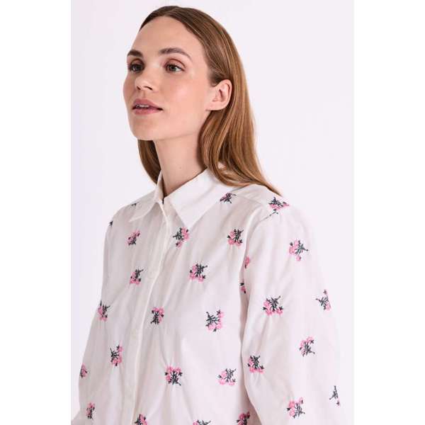 Leila skyrta frá Freequent