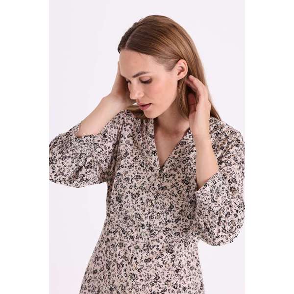 Molli kjóll frá Freequent