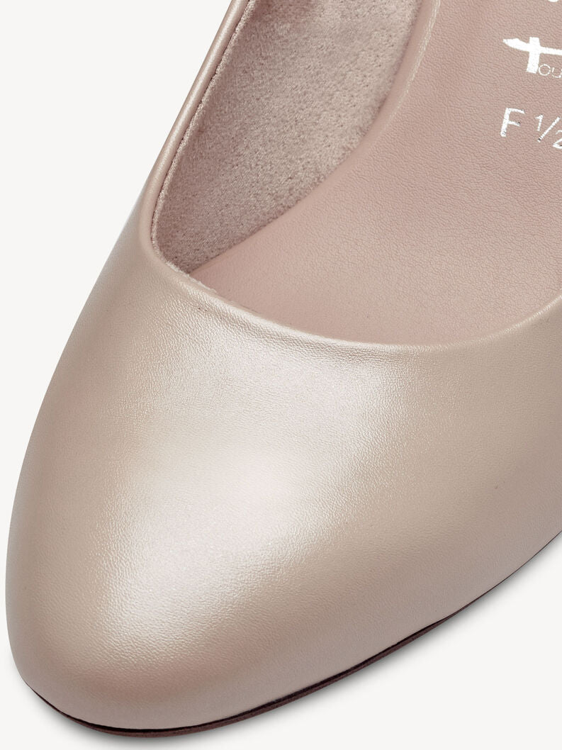 Pump skór frá Tamaris