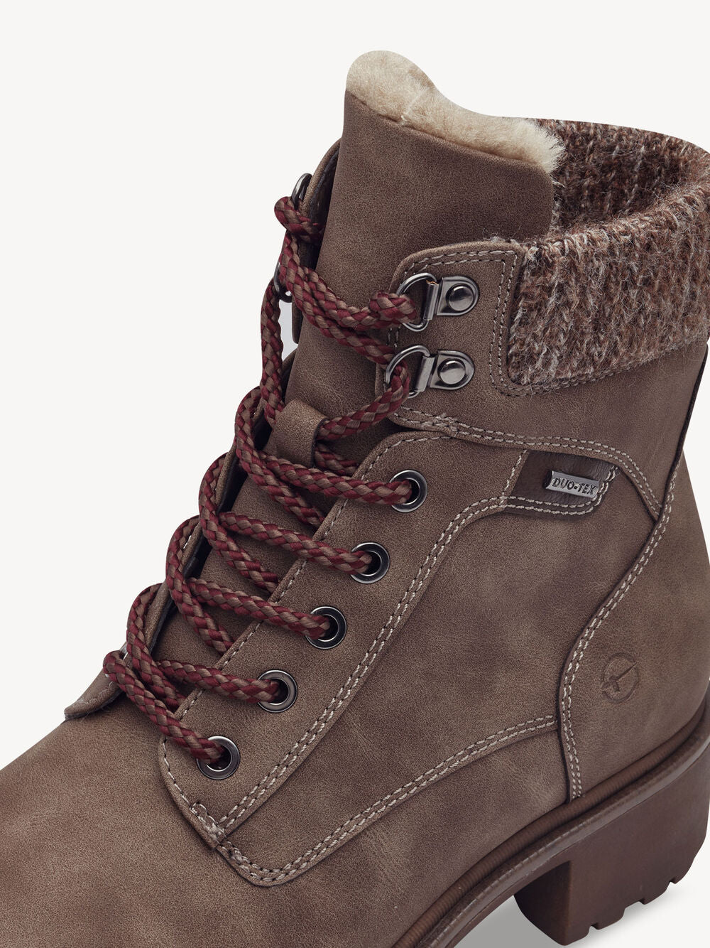 Kuldaskór frá Tamaris