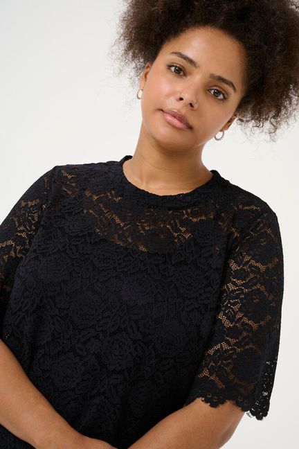 Jaida blússa frá Kaffe Curve