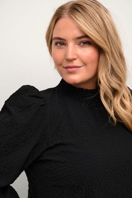 Ditta blússa frá Kaffe Curve