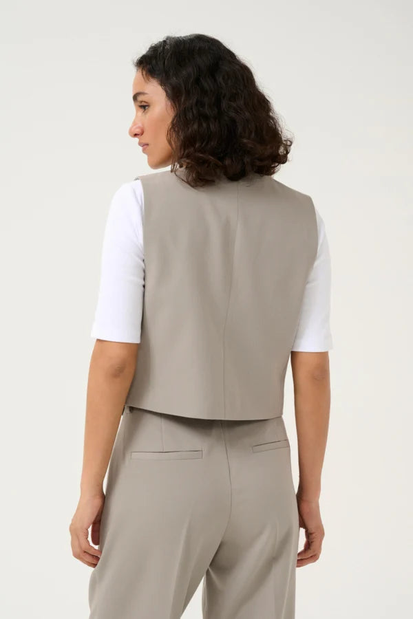 Sakura vesti frá Kaffe