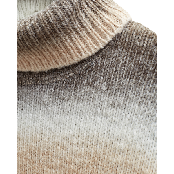 Sasu peysa frá Freequent