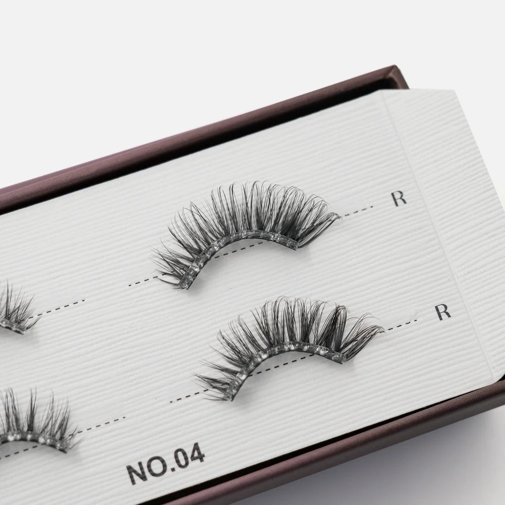 Pre-glued Half lash NO.04 frá Lashvana