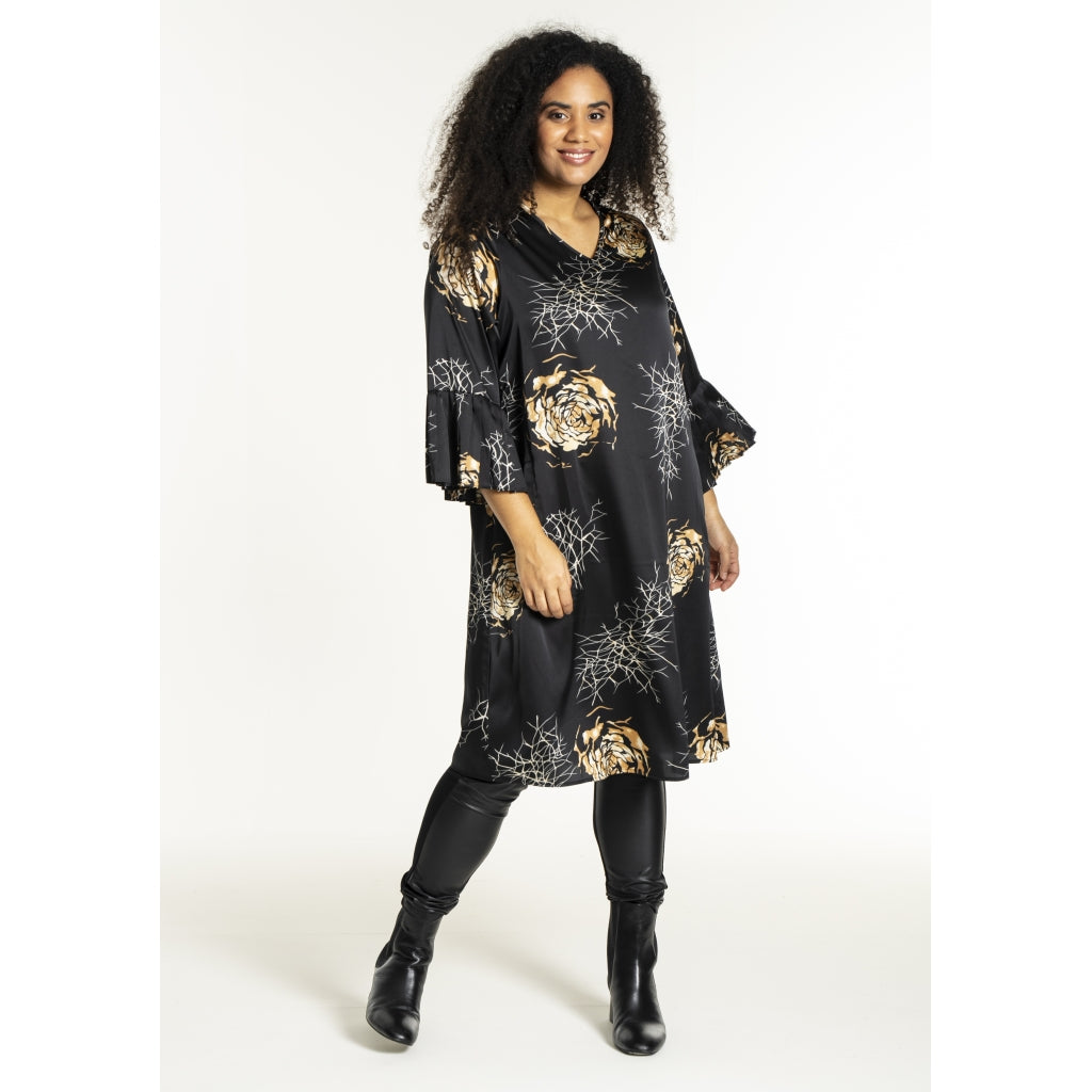 Noor kjóll frá Sandgaard