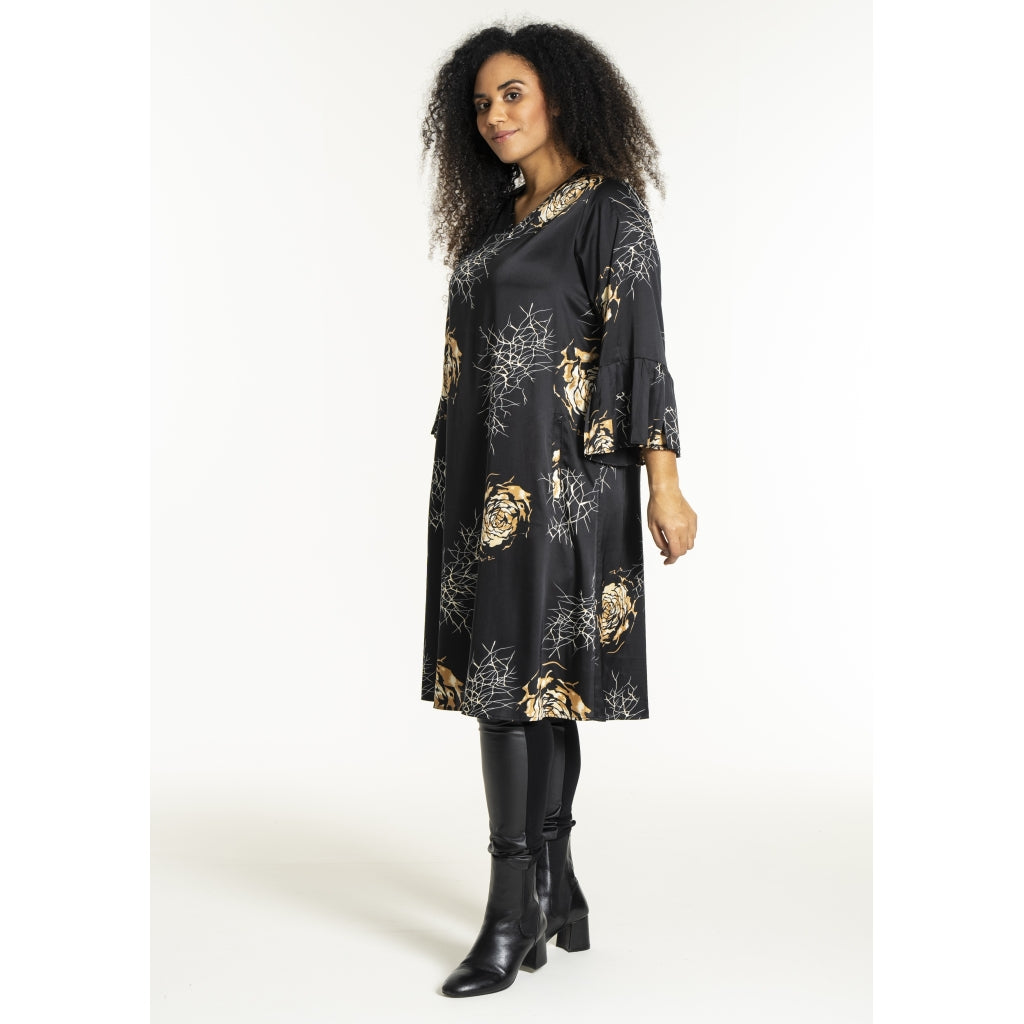 Noor kjóll frá Sandgaard