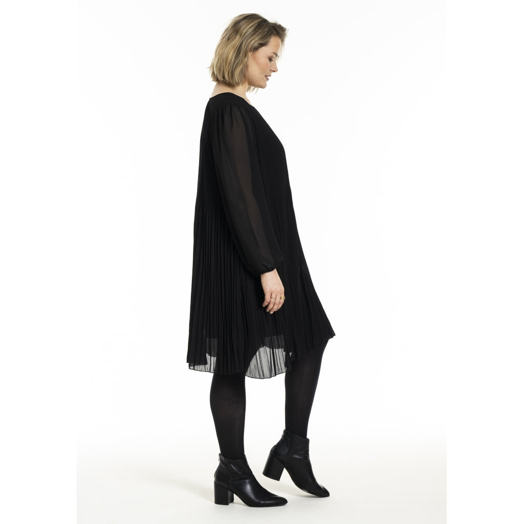 Benedikte kjóll frá Gozzip