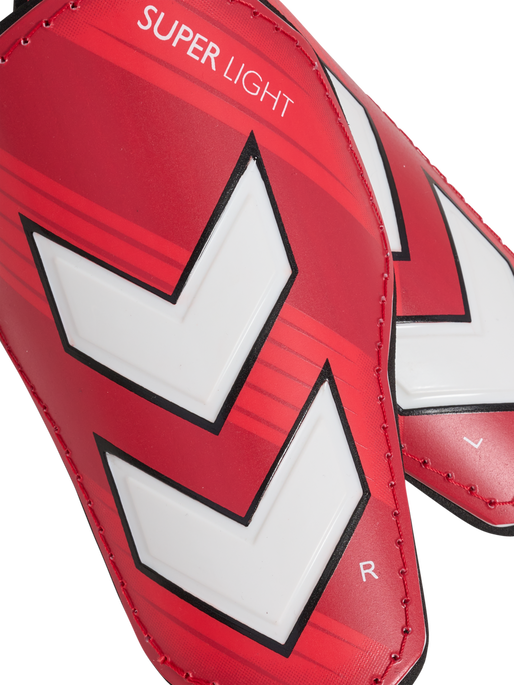 SHIN GUARDS SUPER LIGHT legghlífar frá Hummel