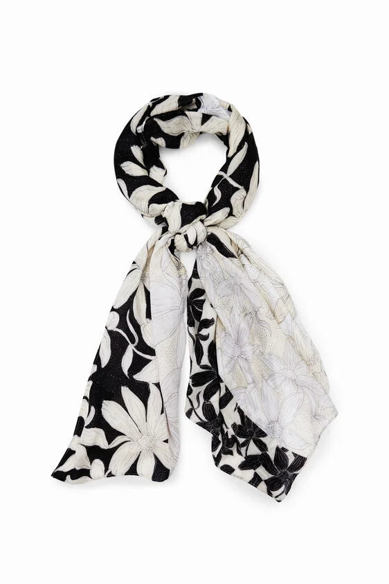 Rectangular leaf foulard klútur frá Desigual