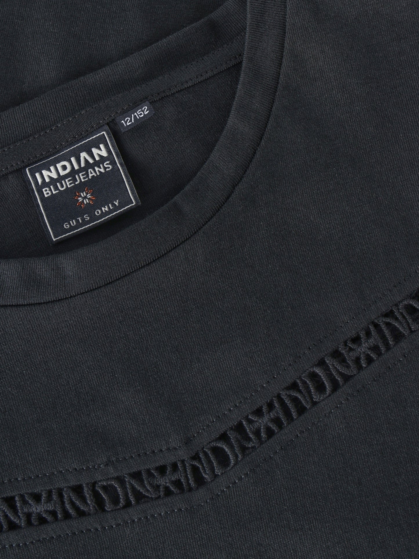 Stuttermabolur frá Indian Blue Jeans