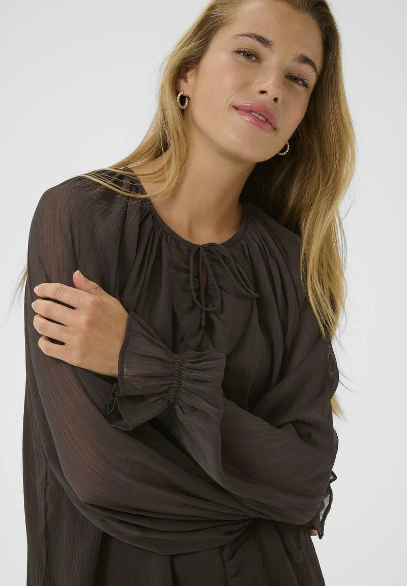 Mila Siffon blússa frá Kaffe