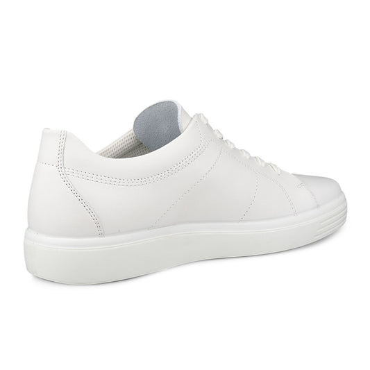 Classic Sneaker götuskór frá Ecco