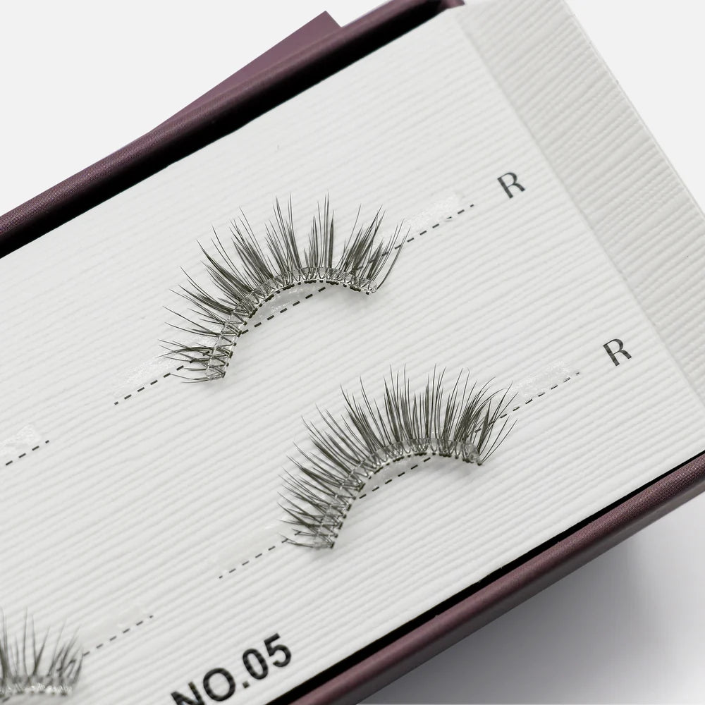 Pre-glued Half lash NO.05 frá Lashvana