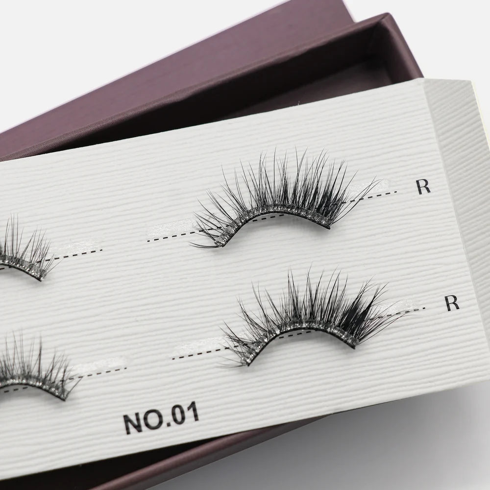 Pre-glued Half lash NO.01 frá Lashvana