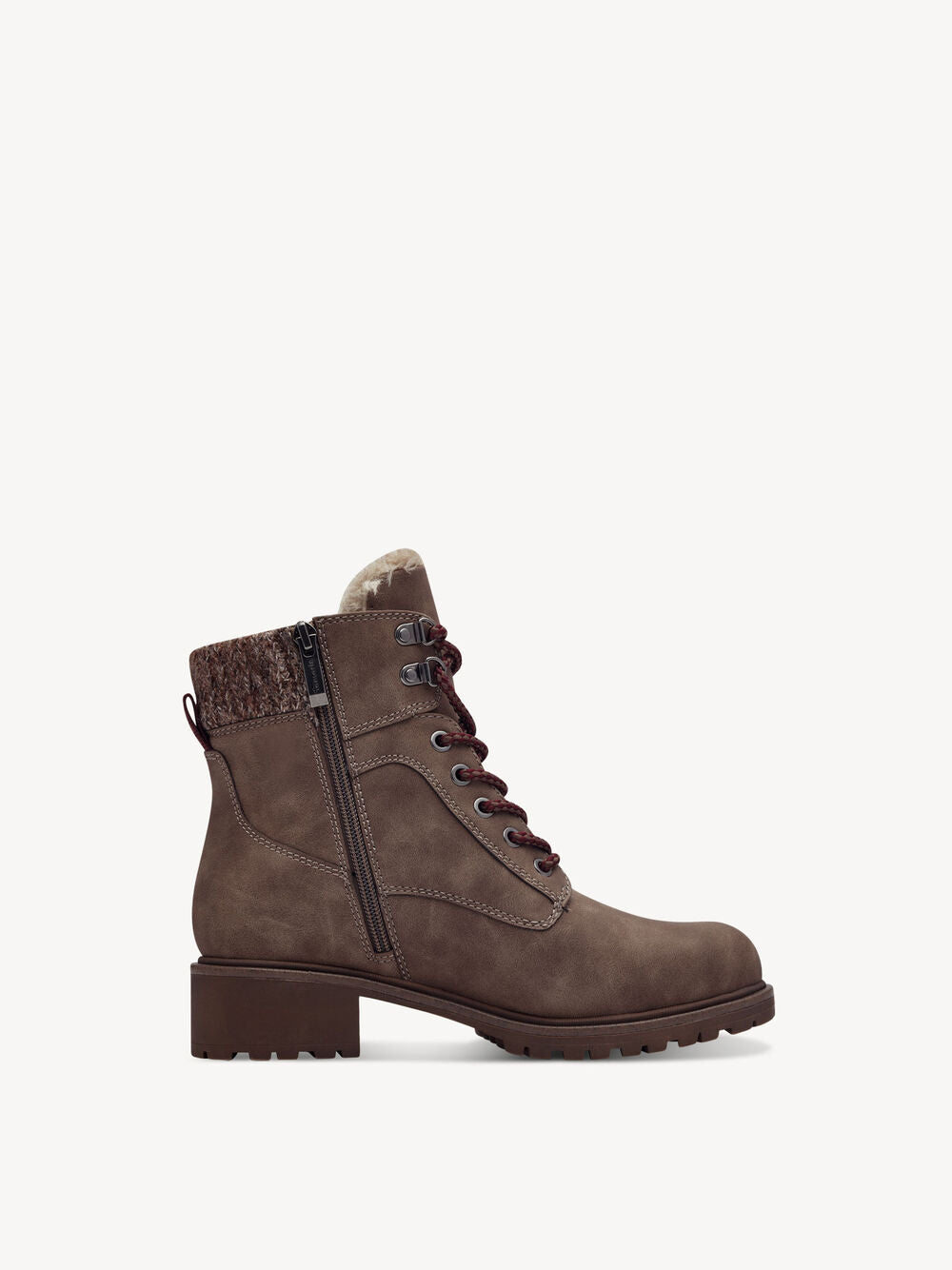 Kuldaskór frá Tamaris