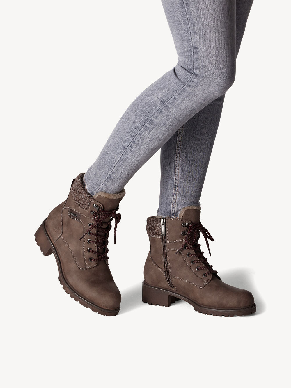 Kuldaskór frá Tamaris