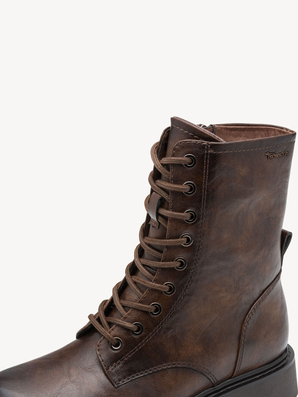 Essentials lace-up skór frá Tamaris