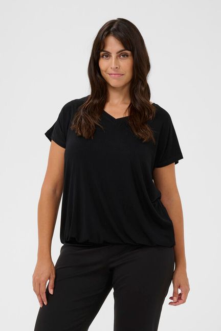 Jena V-neck stuttermabolur frá Kaffe Curve