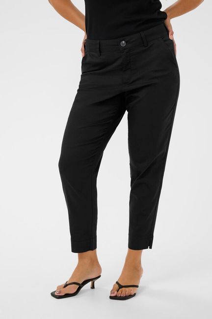 Leana Chino buxur frá Kaffe Curve