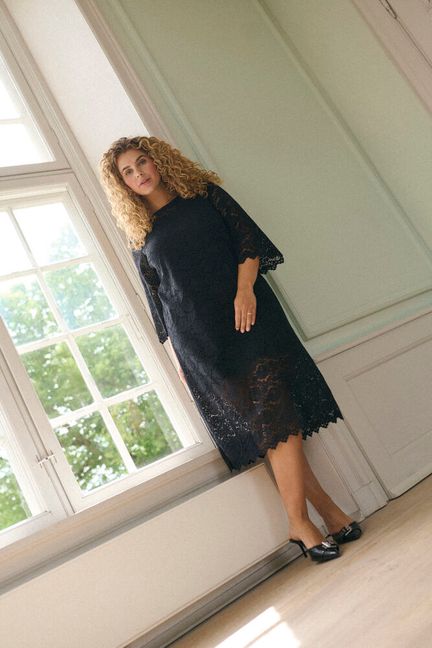 Jaida kjóll frá Kaffe Curve