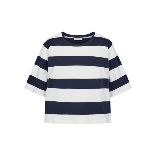 Famila Tee bolur frá Freequent